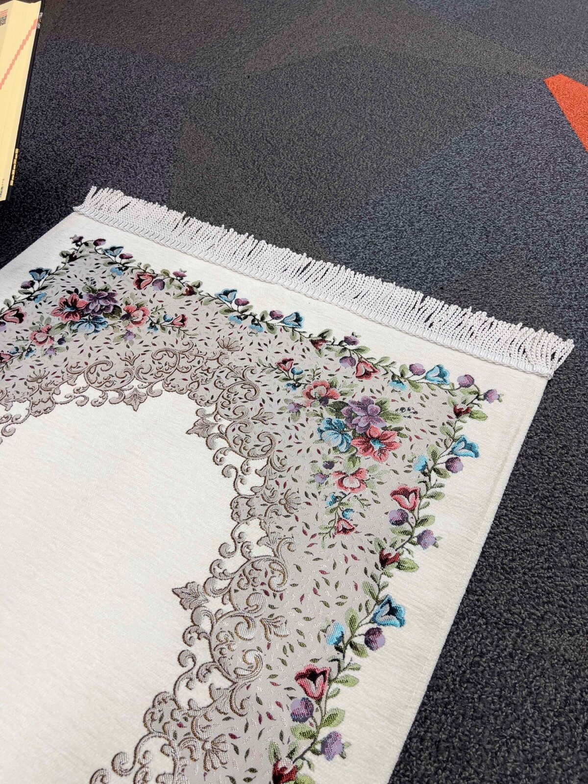 Şönil Kumaş Gülzar Seccade - Krem - Görsel 2