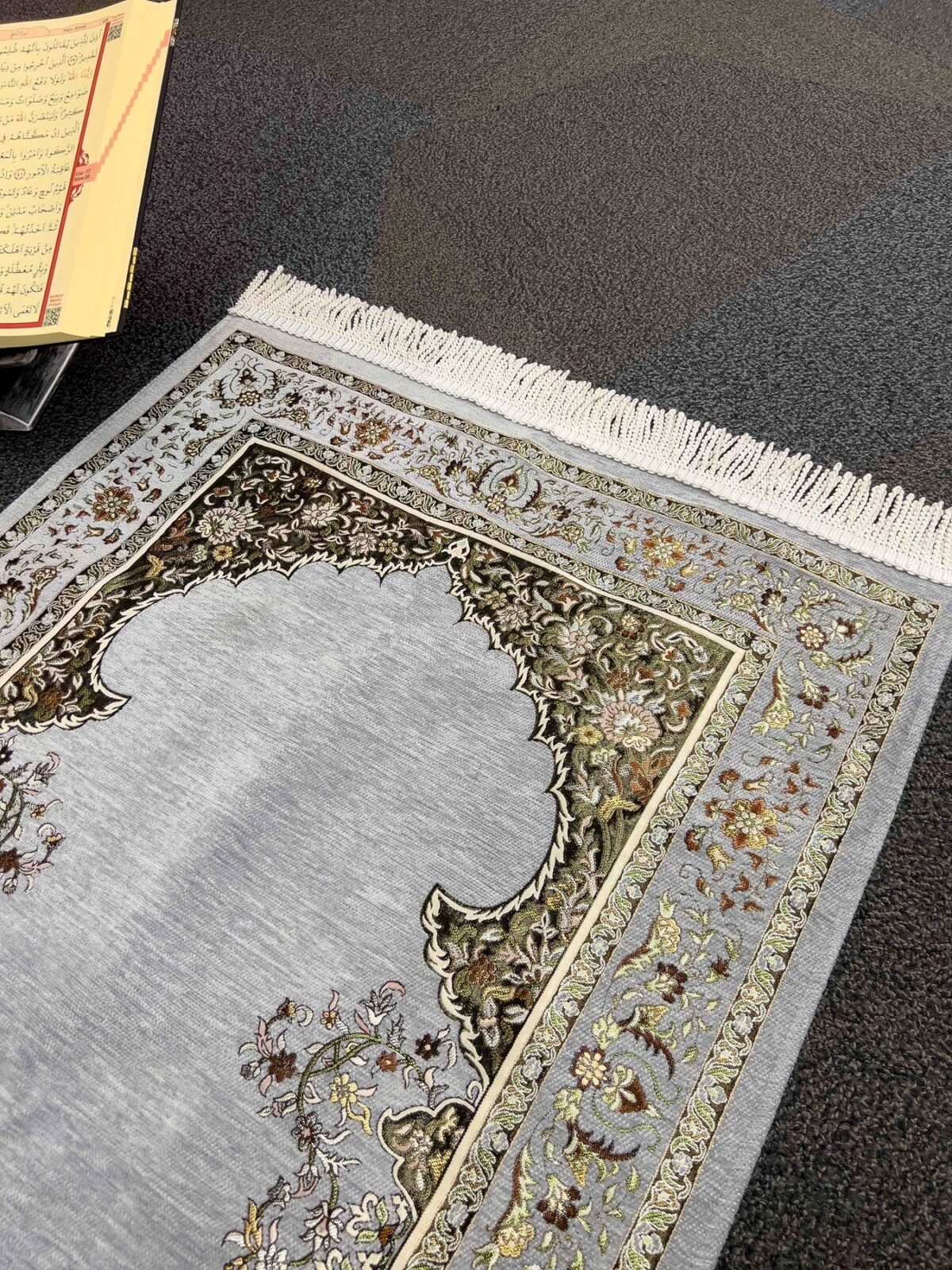 Şönil Kumaş Mihrap Seccade - Gri - Görsel 1