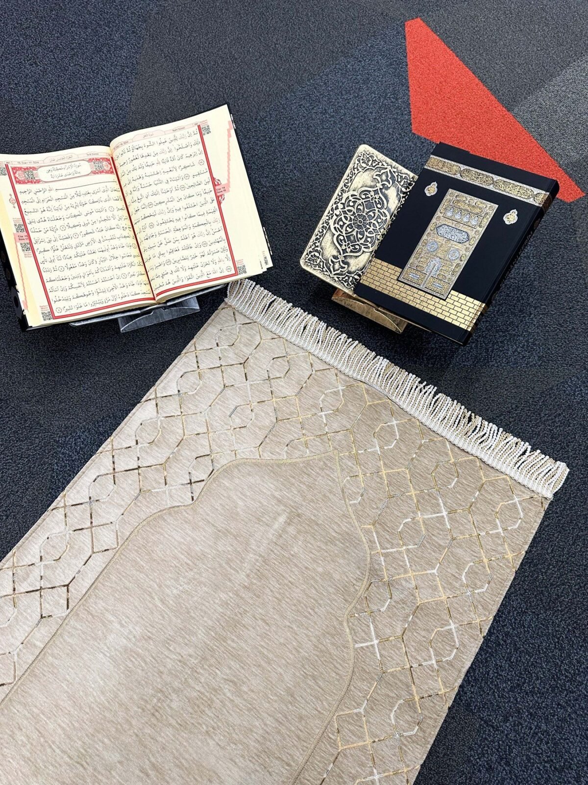 Şönil Kumaş Altın Nakış Seccade - Cappuccino - Görsel 2