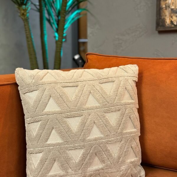 Modern Jakarlı Üçgen Desenli Dekoratif Kırlent Kılıfı